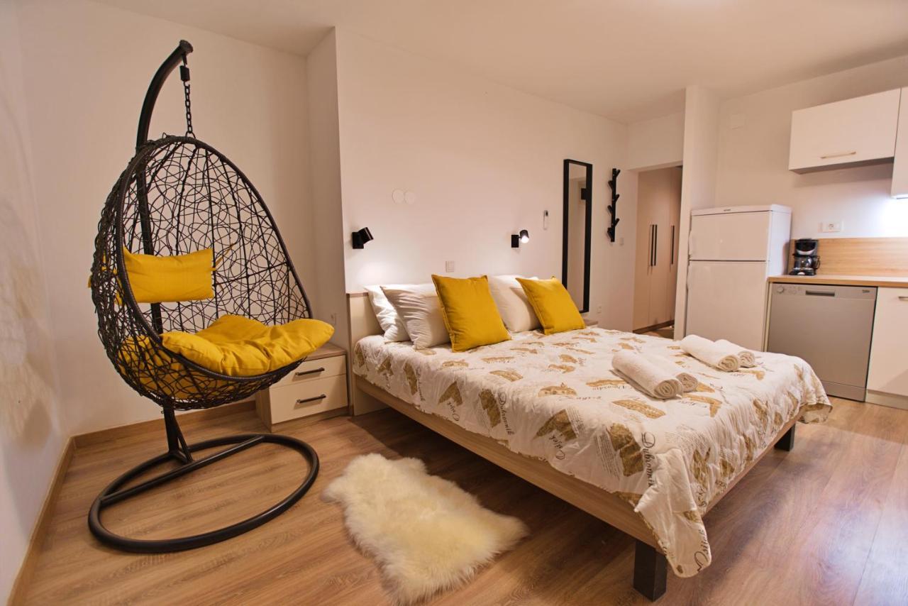 Apartments Kiwi Ровінь Екстер'єр фото