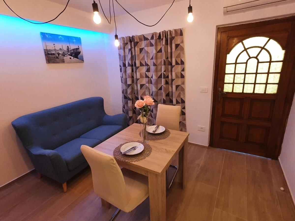 Apartments Kiwi Ровінь Екстер'єр фото