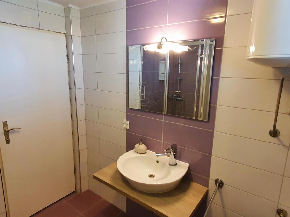 Apartments Kiwi Ровінь Екстер'єр фото