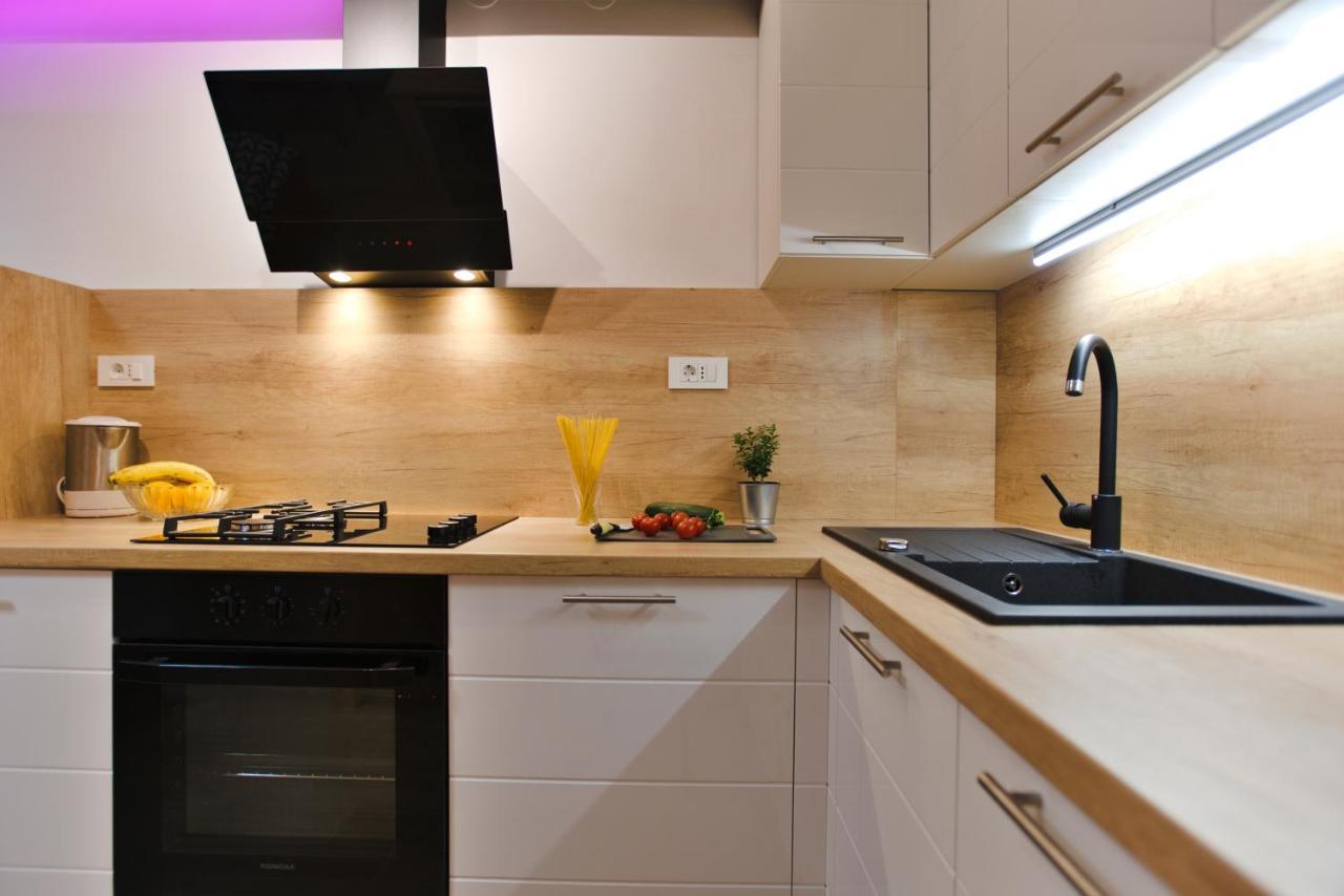 Apartments Kiwi Ровінь Екстер'єр фото