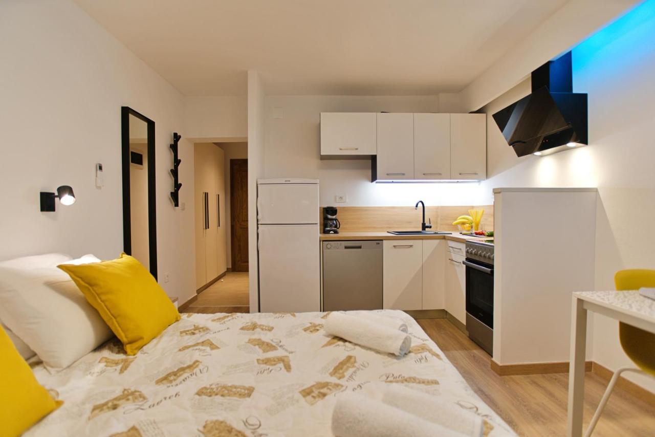 Apartments Kiwi Ровінь Екстер'єр фото
