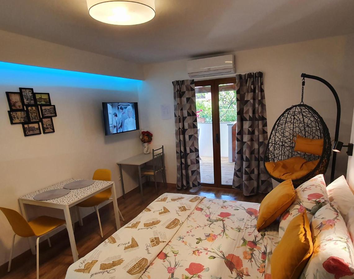 Apartments Kiwi Ровінь Екстер'єр фото
