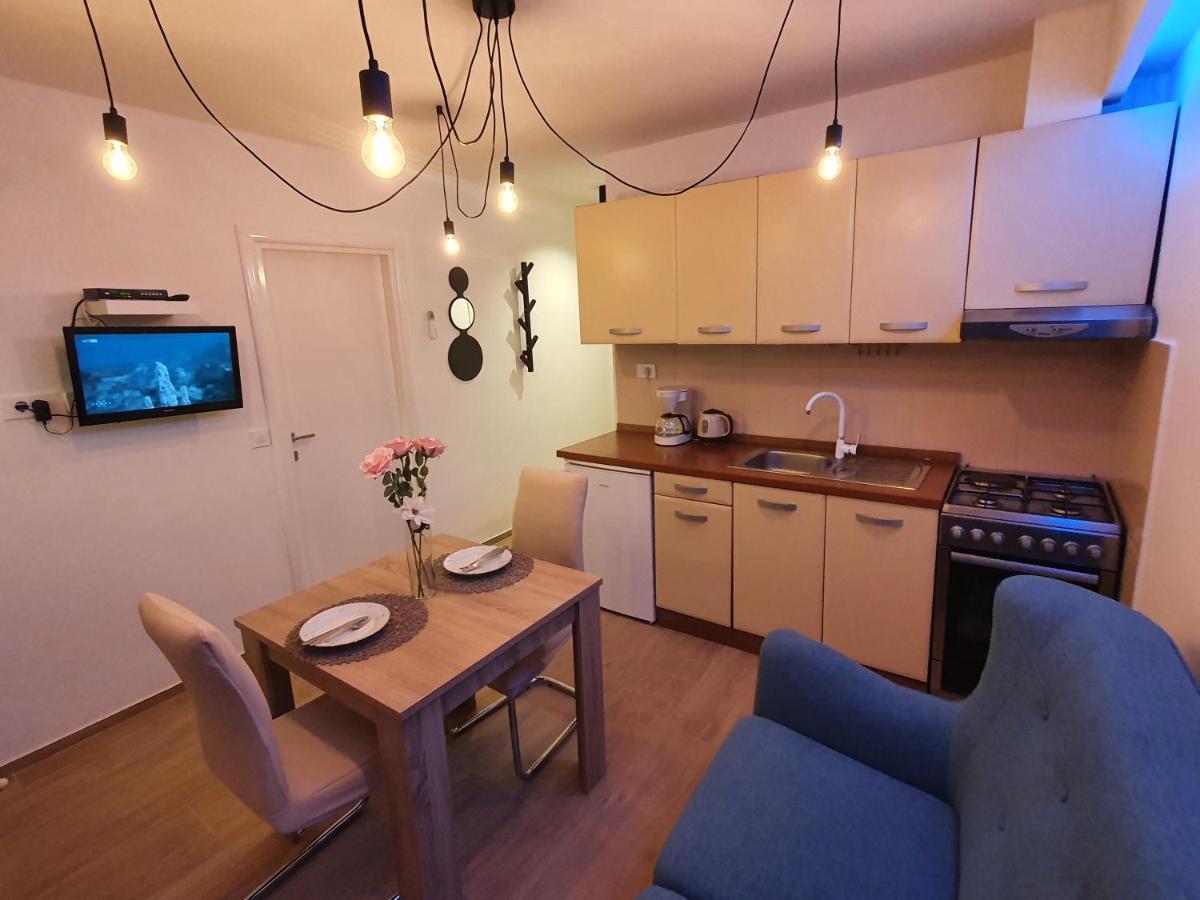Apartments Kiwi Ровінь Екстер'єр фото