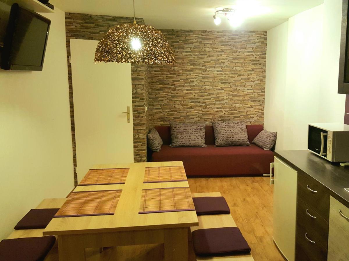 Apartments Kiwi Ровінь Екстер'єр фото